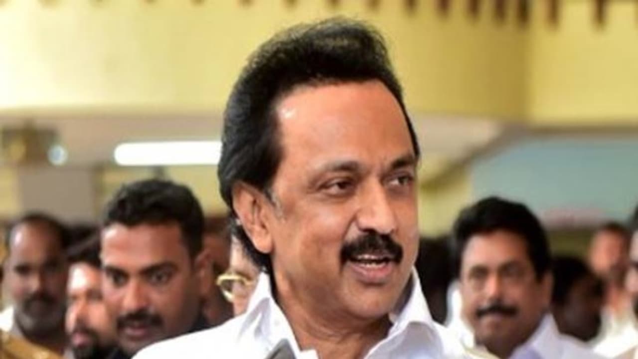 ஆய்வு கிடக்கட்டும்... சட்டமன்றத்தைக் கூட்ட ஆளுநர் தயாரா...? கேள்வி எழுப்பும் ஸ்டாலின்! ஆய்வு கிடக்கட்டும்... சட்டமன்றத்தைக் கூட்ட ஆளுநர் தயாரா...? கேள்வி எழுப்பும் ஸ்டாலின்!