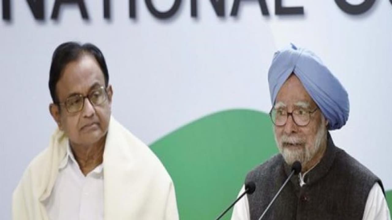 காங்கிரஸ் ஆட்சியை கவுத்துட்டாங்க...! இவங்க ரெண்டு பேரும் தான் காரணம்...! போட்டு உடைத்த முன்னாள் மத்திய அமைச்சர்...! காங்கிரஸ் ஆட்சியை கவுத்துட்டாங்க...! இவங்க ரெண்டு பேரும் தான் காரணம்...! போட்டு உடைத்த முன்னாள் மத்திய அமைச்சர்...!