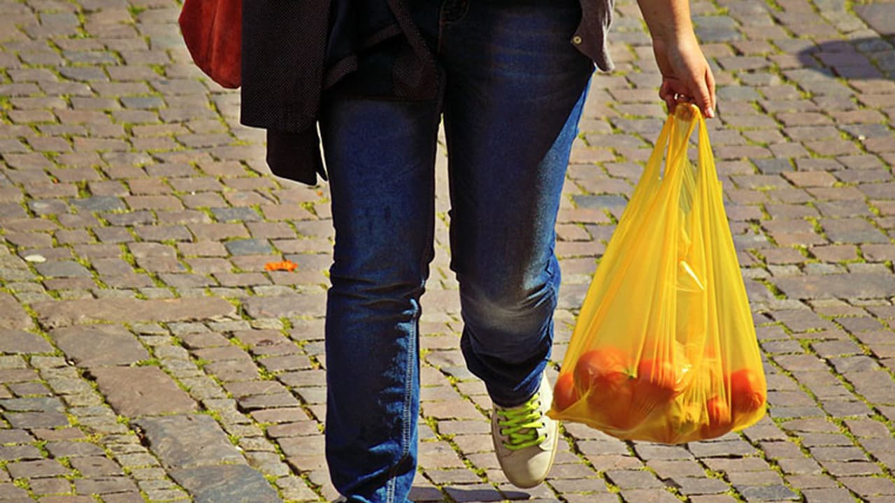 5 simple ways to stop using plastic 5 simple ways to stop using plastic