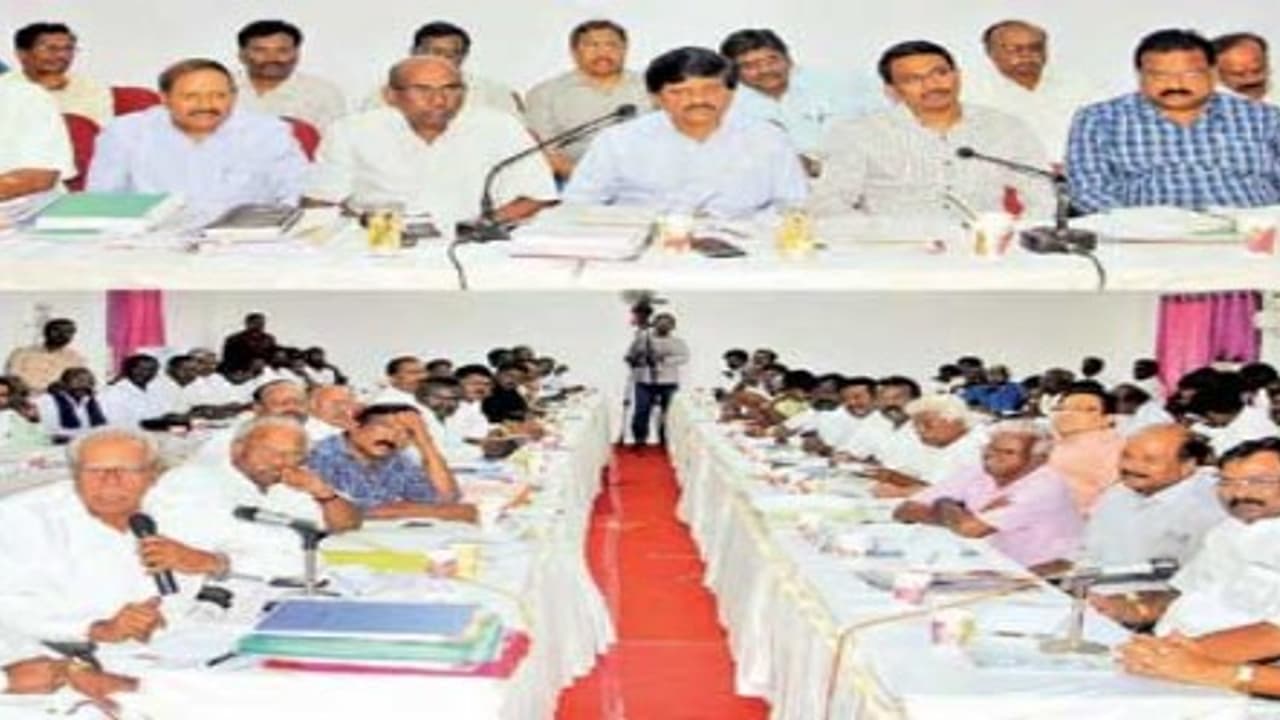 மீண்டும் போக்குவரத்து தொழிலாளர்கள் முத்தரப்பு பேச்சு வார்த்தை தொடங்குகிறது 15ம் தேதி ஸ்ட்ரைக் வாபஸ் ஆகுமா..? மீண்டும் போக்குவரத்து தொழிலாளர்கள் முத்தரப்பு பேச்சு வார்த்தை தொடங்குகிறது 15ம் தேதி ஸ்ட்ரைக் வாபஸ் ஆகுமா..?