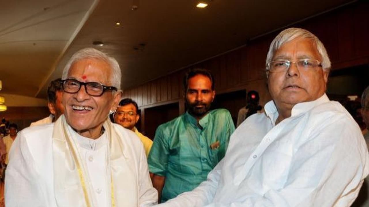 2 முன்னாள் முதல்வர்கள் சிக்கிய கால்நடை தீவன ஊழல் வழக்கு!! லாலு குற்றவாளி.. ஜெகன்நாத் விடுதலை.. நீதிமன்றம் அதிரடி தீர்ப்பு! 2 முன்னாள் முதல்வர்கள் சிக்கிய கால்நடை தீவன ஊழல் வழக்கு!! லாலு குற்றவாளி.. ஜெகன்நாத் விடுதலை.. நீதிமன்றம் அதிரடி தீர்ப்பு!