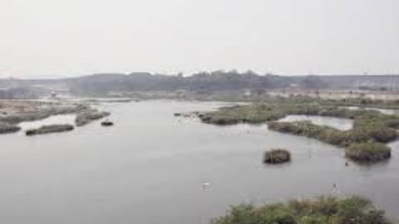 தண்ணீரை குறைச்சிட்டாங்க சரி…. இப்ப கொடுத்த தீர்ப்பையாவது மதிப்பாங்களா? கர்நாடகா மேல் நம்பிக்கை இல்லாத விவசாயிகள் !! தண்ணீரை குறைச்சிட்டாங்க சரி…. இப்ப கொடுத்த தீர்ப்பையாவது மதிப்பாங்களா? கர்நாடகா மேல் நம்பிக்கை இல்லாத விவசாயிகள் !!