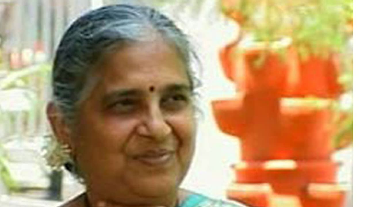 ಇನ್ಫೋಸಿಸ್ನಿಂದ 1.5 ಕೋಟಿ ರು. ಸಲಕರಣೆ ವಿತರಣೆ ಇನ್ಫೋಸಿಸ್ನಿಂದ 1.5 ಕೋಟಿ ರು. ಸಲಕರಣೆ ವಿತರಣೆ