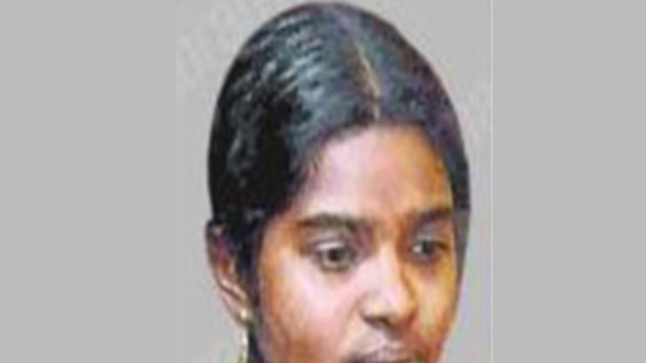 கேரளாவில் கொல்லப்பட்ட பழங்குடியின இளைஞர் மதுவின் தங்கைக்கு அரசு வேலை!! கேரளாவில் கொல்லப்பட்ட பழங்குடியின இளைஞர் மதுவின் தங்கைக்கு அரசு வேலை!!