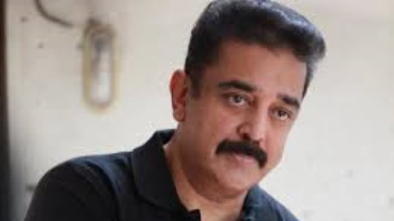 இந்து தீவிரவாதம் குழந்தைகள் கையில் கத்தியைத் திணிக்கிறது !!! டுவிட்டரில் கமெண்ட் அடித்த கமல் !!!