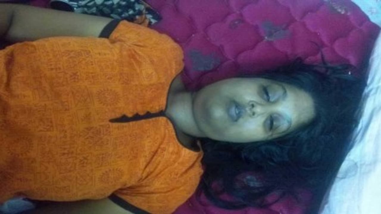 பெண் மருத்துவர் தூக்கிட்டு தற்கொலை – காரணம் தெரியாமல் கதறும் கணவர்... பெண் மருத்துவர் தூக்கிட்டு தற்கொலை – காரணம் தெரியாமல் கதறும் கணவர்...