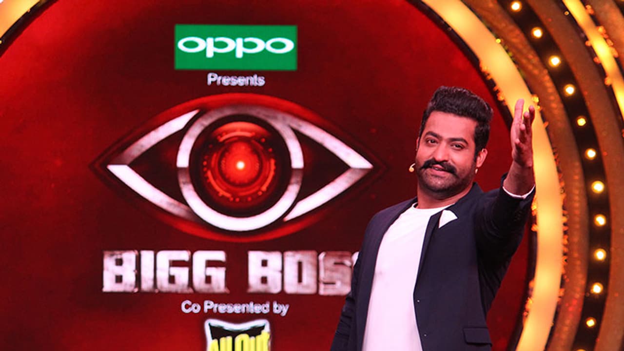 బిగ్ బాస్ సీజన్ 2 కూడా ఎన్టీఆర్ తోనే.. హౌజ్ లో విజయ్ దేవరకొండ బిగ్ బాస్ సీజన్ 2 కూడా ఎన్టీఆర్ తోనే.. హౌజ్ లో విజయ్ దేవరకొండ