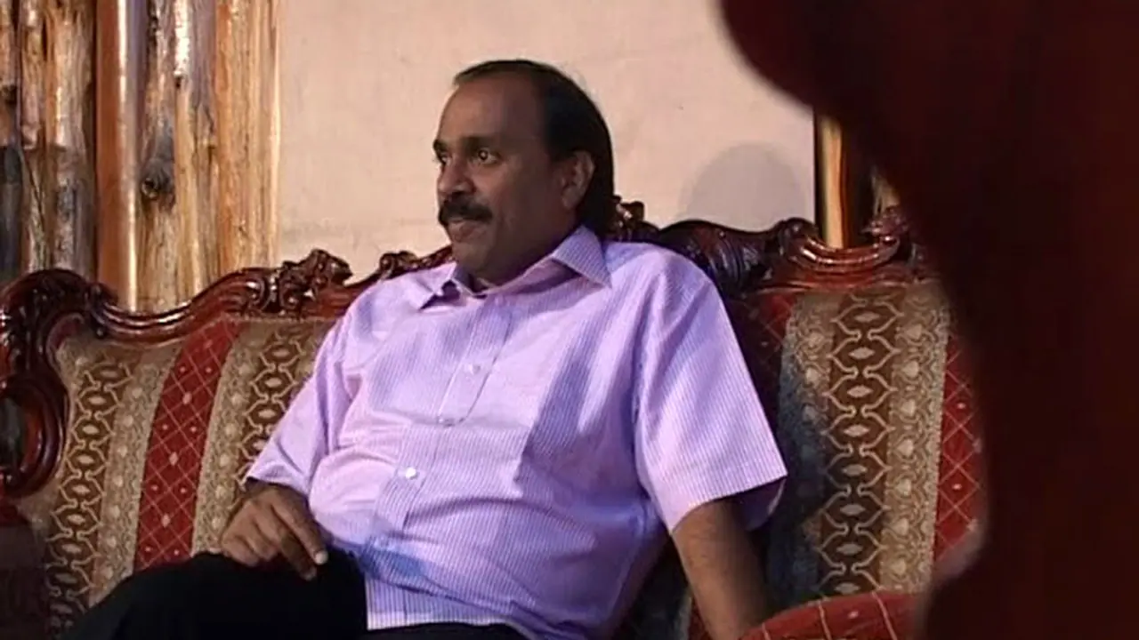 ಸ್ನೇಹಿತನೂ ಇಲ್ಲ, ಸಾಂತ್ವನವೂ ಇಲ್ಲ.. ರೆಡ್ಡಿ ಈ ಸ್ಥಿತಿಗೆ ಯಾರು ಕಾರಣ? ಸ್ನೇಹಿತನೂ ಇಲ್ಲ, ಸಾಂತ್ವನವೂ ಇಲ್ಲ.. ರೆಡ್ಡಿ ಈ ಸ್ಥಿತಿಗೆ ಯಾರು ಕಾರಣ?