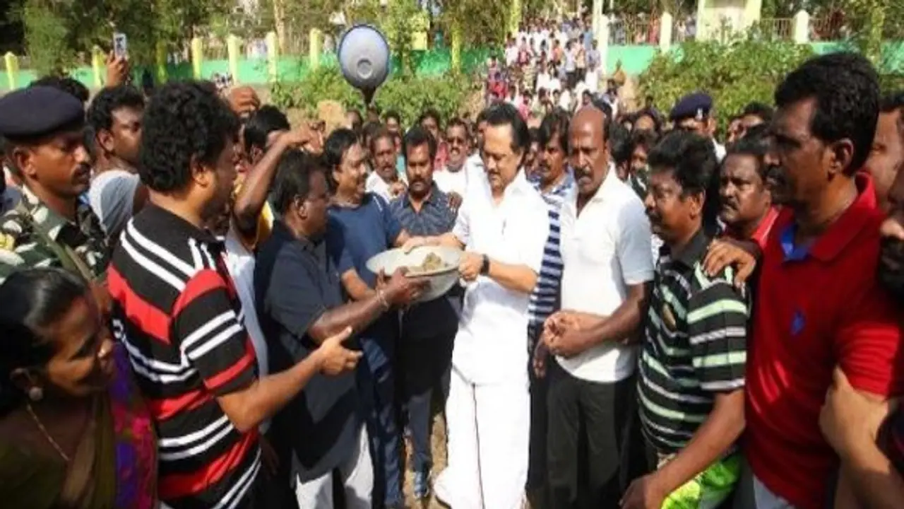 கட்சராயன் ஏரியை பார்வையிட ஸ்டாலின் போகலாம்... உயர்நீதிமன்றம் அதிரடி தீர்ப்பு கட்சராயன் ஏரியை பார்வையிட ஸ்டாலின் போகலாம்... உயர்நீதிமன்றம் அதிரடி தீர்ப்பு