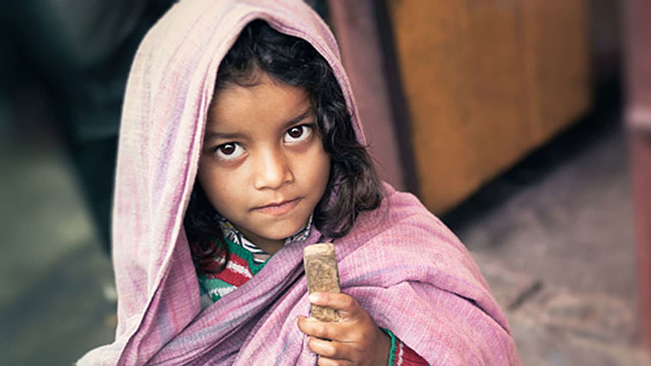 ঠিক যেন সিনেমা, পুলিশের গুলিতে নিহত অপরাধীর অনাথ মেয়েকে দত্তক নিল পুলিশই