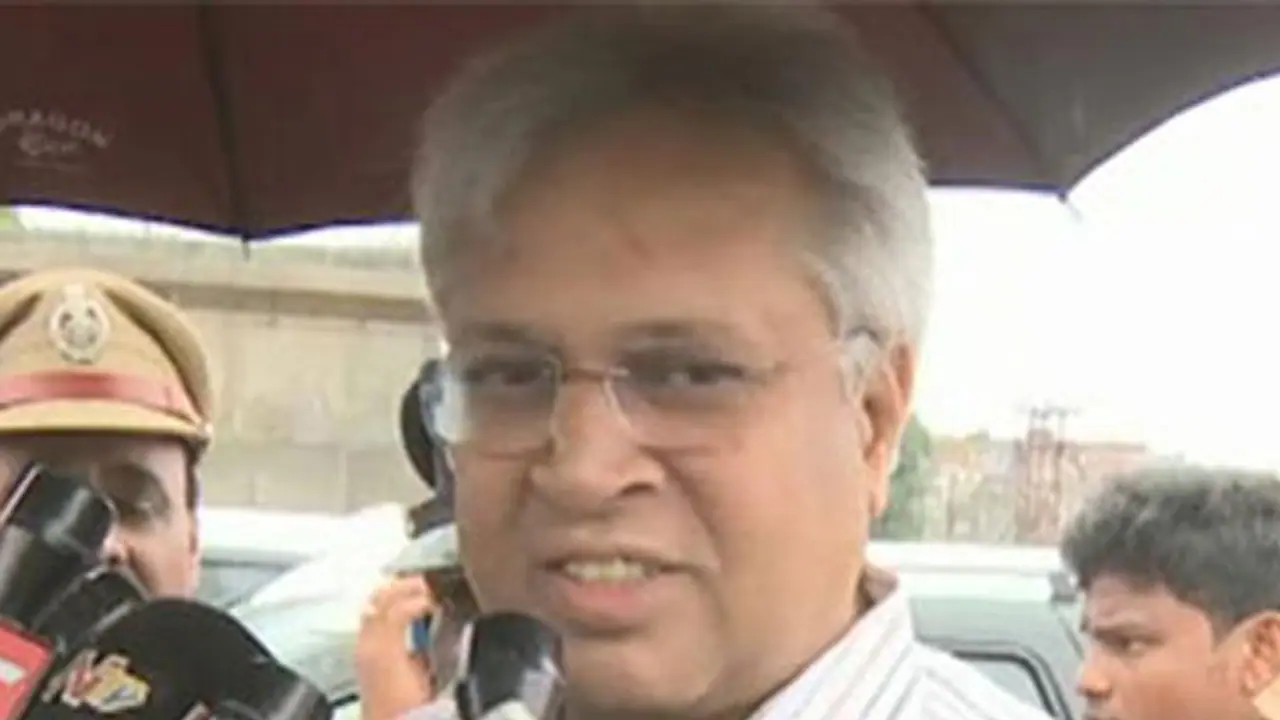 ఏపీ స్కిల్ డెవలప్ మెంట్ కేసు విచారణ సీబీఐకి: ఉండవల్లి పిటిషన్ పై విచారణ నాలుగు వారాలకు వాయిదా ఏపీ స్కిల్ డెవలప్ మెంట్ కేసు విచారణ సీబీఐకి: ఉండవల్లి పిటిషన్ పై విచారణ నాలుగు వారాలకు వాయిదా