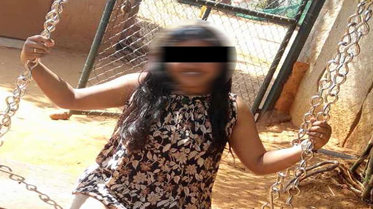 ಬೆಂಗಳೂರಿನ ಆ್ಯಸಿಡ್ ಲೇಡಿ ಪ್ರಕರಣಕ್ಕೆ ಮತಾಂತರದ ಟ್ವಿಸ್ಟ್ ಬೆಂಗಳೂರಿನ ಆ್ಯಸಿಡ್ ಲೇಡಿ ಪ್ರಕರಣಕ್ಕೆ ಮತಾಂತರದ ಟ್ವಿಸ್ಟ್