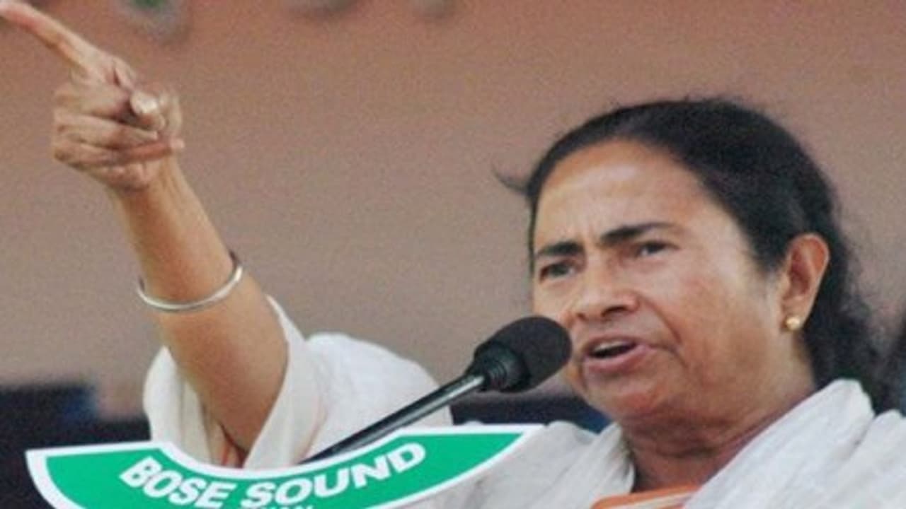 மாநிலங்கள் அவைதேர்தலில் 6 எம்.பி. பதவிகளையும் கைப்பற்றும் மம்தா...!!! மாநிலங்கள் அவைதேர்தலில் 6 எம்.பி. பதவிகளையும் கைப்பற்றும் மம்தா...!!!