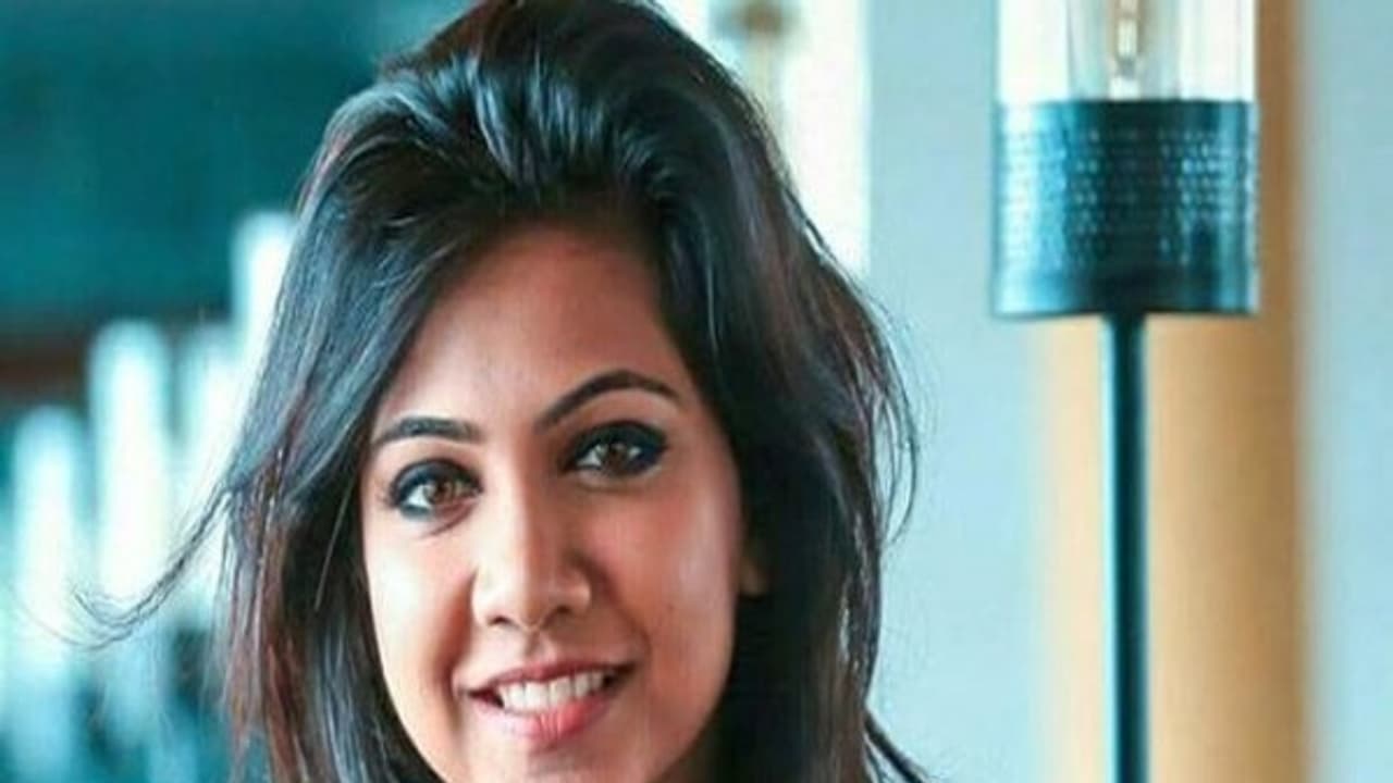 மேக் அப் போடாம இப்படி தான் இருப்பாரா மடோனா...! ஷாக்கில் ரசிகர்கள்...! மேக் அப் போடாம இப்படி தான் இருப்பாரா மடோனா...! ஷாக்கில் ரசிகர்கள்...!