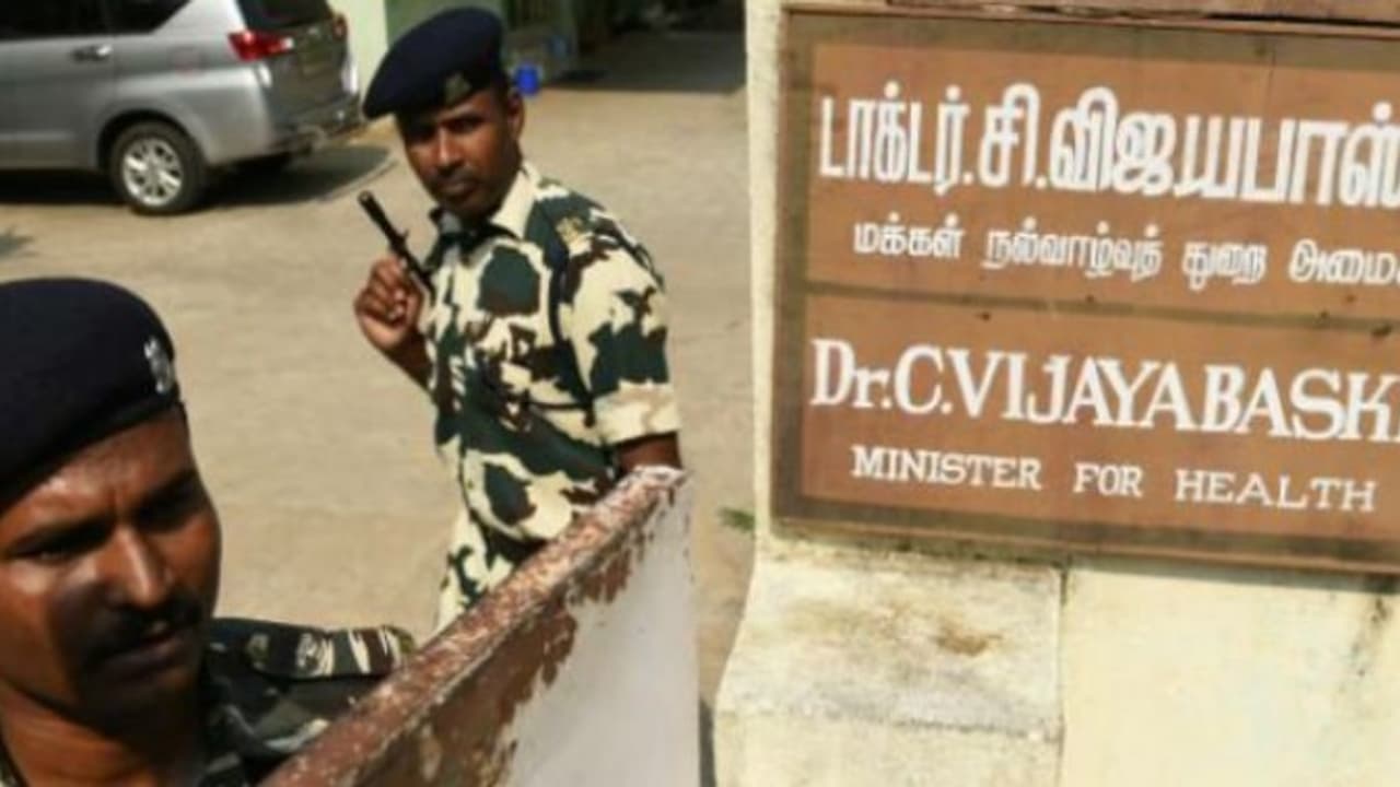 சுகாதார திட்ட ஒதுக்கீடுகளில் வரலாறு காணாத முறைகேடு : வருமான வரி துறை அதிரடி சோதனையின் நிஜ பின்னணி! சுகாதார திட்ட ஒதுக்கீடுகளில் வரலாறு காணாத முறைகேடு : வருமான வரி துறை அதிரடி சோதனையின் நிஜ பின்னணி!