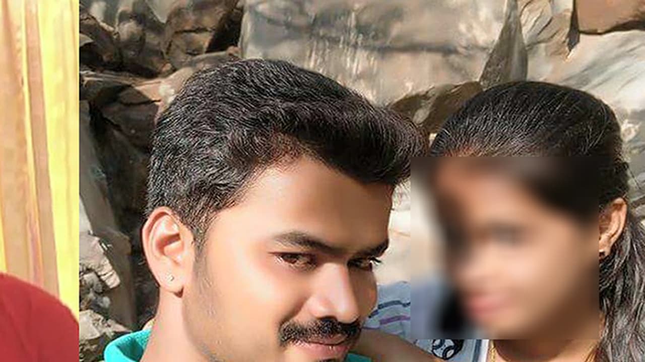 ಫೇಸ್'ಬುಕ್ ಲವ್: ಮದುವೆಯಾದ 6 ತಿಂಗಳಲ್ಲಿ ಪತಿಯನ್ನು ಅನ್'ಫ್ರೆಂಡ್ ಮಾಡಿ ತವರು ಮನೆ ಸೇರಿದ ಪತ್ನಿ! ಫೇಸ್'ಬುಕ್ ಲವ್: ಮದುವೆಯಾದ 6 ತಿಂಗಳಲ್ಲಿ ಪತಿಯನ್ನು ಅನ್'ಫ್ರೆಂಡ್ ಮಾಡಿ ತವರು ಮನೆ ಸೇರಿದ ಪತ್ನಿ!