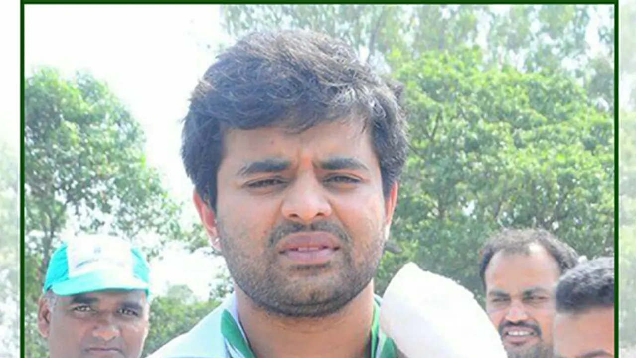 ಮಹಿಳೆಯರ ಸಿಟ್ಟಿಗೆ ಕಕ್ಕಾಬಿಕ್ಕಿಯಾದ ಸಂಸದ ಪ್ರಜ್ವಲ್ ರೇವಣ್ಣ