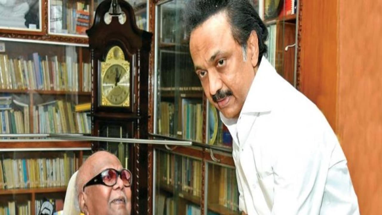 திமுக மண்டல மாநாடு.. கருணாநிதி கலந்துகொள்கிறாரா? எதற்காக மாநாடு? சொல்கிறார் ஸ்டாலின் திமுக மண்டல மாநாடு.. கருணாநிதி கலந்துகொள்கிறாரா? எதற்காக மாநாடு? சொல்கிறார் ஸ்டாலின்