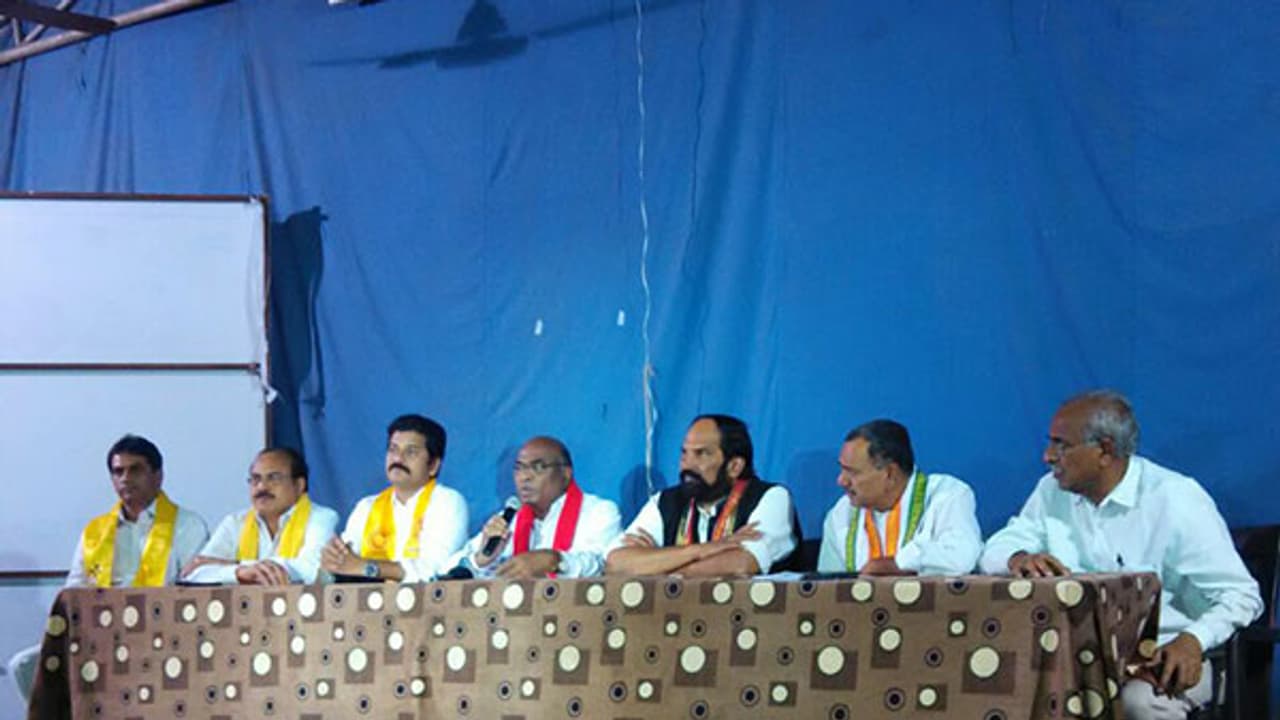 సింగరేణి పై కేసిఆర్ మాటలు పచ్చి అబద్ధాలే సింగరేణి పై కేసిఆర్ మాటలు పచ్చి అబద్ధాలే