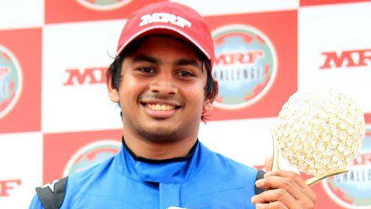 റേസിംഗ് താരം അശ്വിന് സുന്ദറും ഭാര്യയും വാഹനാപകടത്തില് മരിച്ചു റേസിംഗ് താരം അശ്വിന് സുന്ദറും ഭാര്യയും വാഹനാപകടത്തില് മരിച്ചു