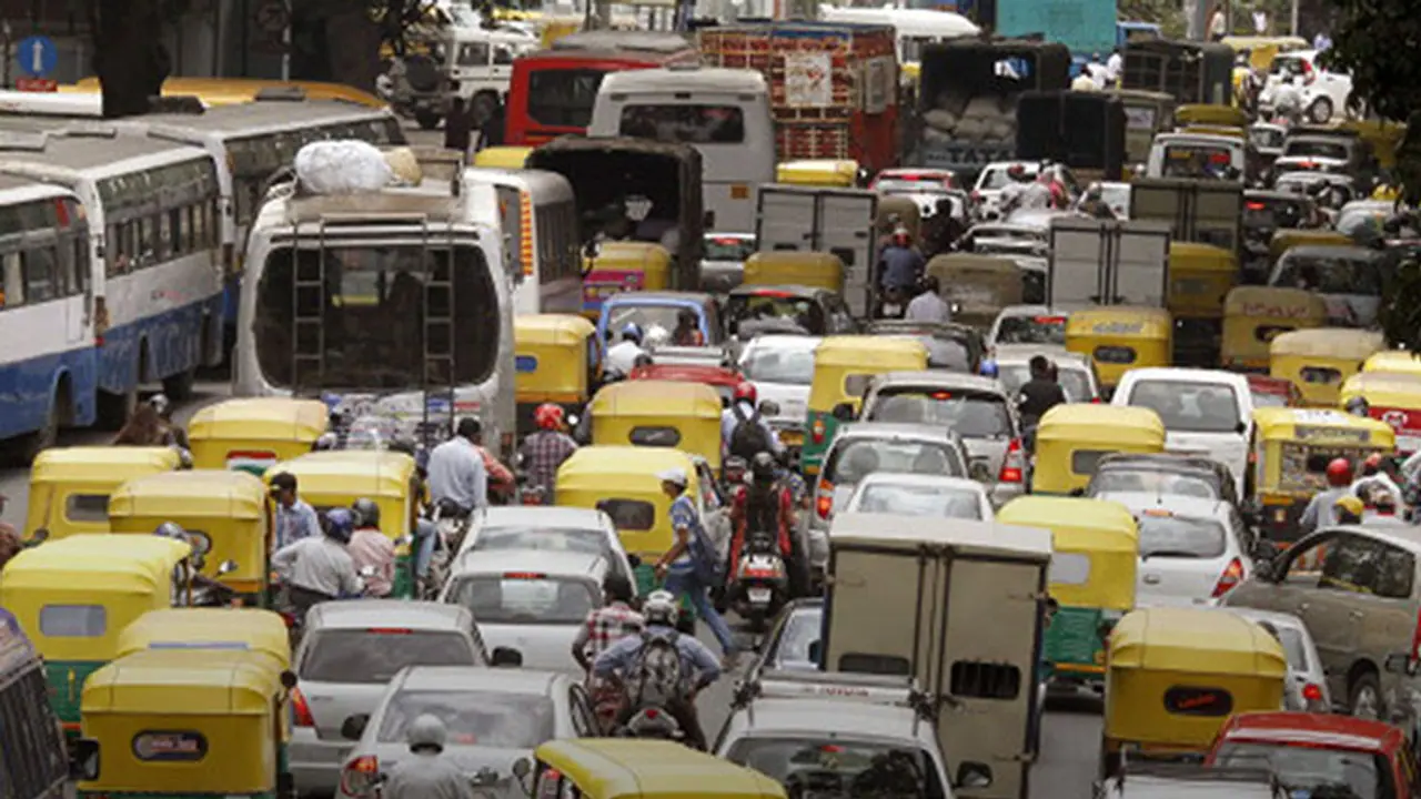 ಹಳೆ ವಾಹನಗಳ ಸಂಖ್ಯೆಯಲ್ಲಿ ಕರ್ನಾಟಕ ದೇಶದಲ್ಲೇ ನಂ.1! ಹಳೆ ವಾಹನಗಳ ಸಂಖ್ಯೆಯಲ್ಲಿ ಕರ್ನಾಟಕ ದೇಶದಲ್ಲೇ ನಂ.1!