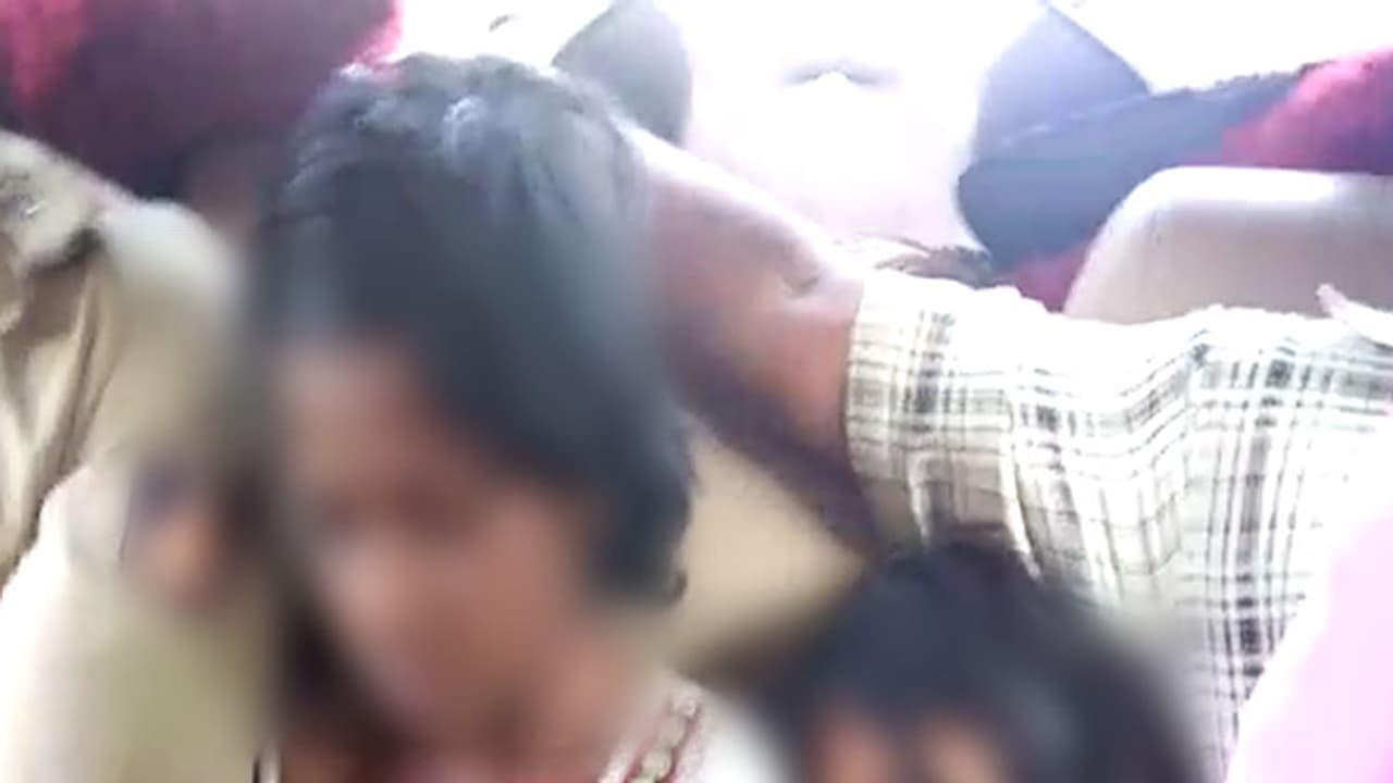 ಮೈಸೂರಿನಲ್ಲಿ ಬಯಲಾಯ್ತು ಮಕ್ಕಳ ಮಾರಾಟ ಜಾಲ: ಹೆಣ್ಮಕ್ಕಳನ್ನು ಸಾಕಲಾಗದೆ ಮಾರಾಟ ಮಾಡಿದ ತಾಯಿ! ಮೈಸೂರಿನಲ್ಲಿ ಬಯಲಾಯ್ತು ಮಕ್ಕಳ ಮಾರಾಟ ಜಾಲ: ಹೆಣ್ಮಕ್ಕಳನ್ನು ಸಾಕಲಾಗದೆ ಮಾರಾಟ ಮಾಡಿದ ತಾಯಿ!