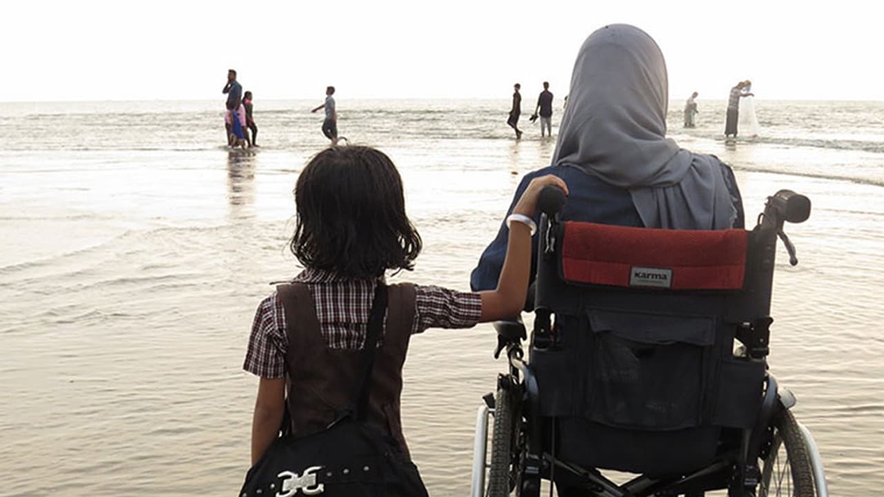 ജീവിതത്തിന്റെ കടലുകള്‍ വീല്‍ചെയറുകളില്‍ മുറിച്ചു കടന്ന് ആ സ്ത്രീകള്‍ കടല്‍ തൊട്ടു!