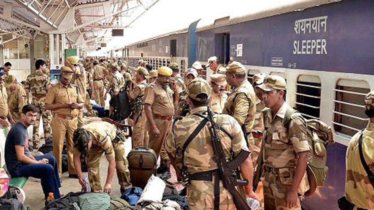 লক্ষ্য় অবাধ ও শান্তিপূর্ণ ভোট, রাজ্যে আসছে ১০০০ কোম্পানির বাহিনী লক্ষ্য় অবাধ ও শান্তিপূর্ণ ভোট, রাজ্যে আসছে ১০০০ কোম্পানির বাহিনী