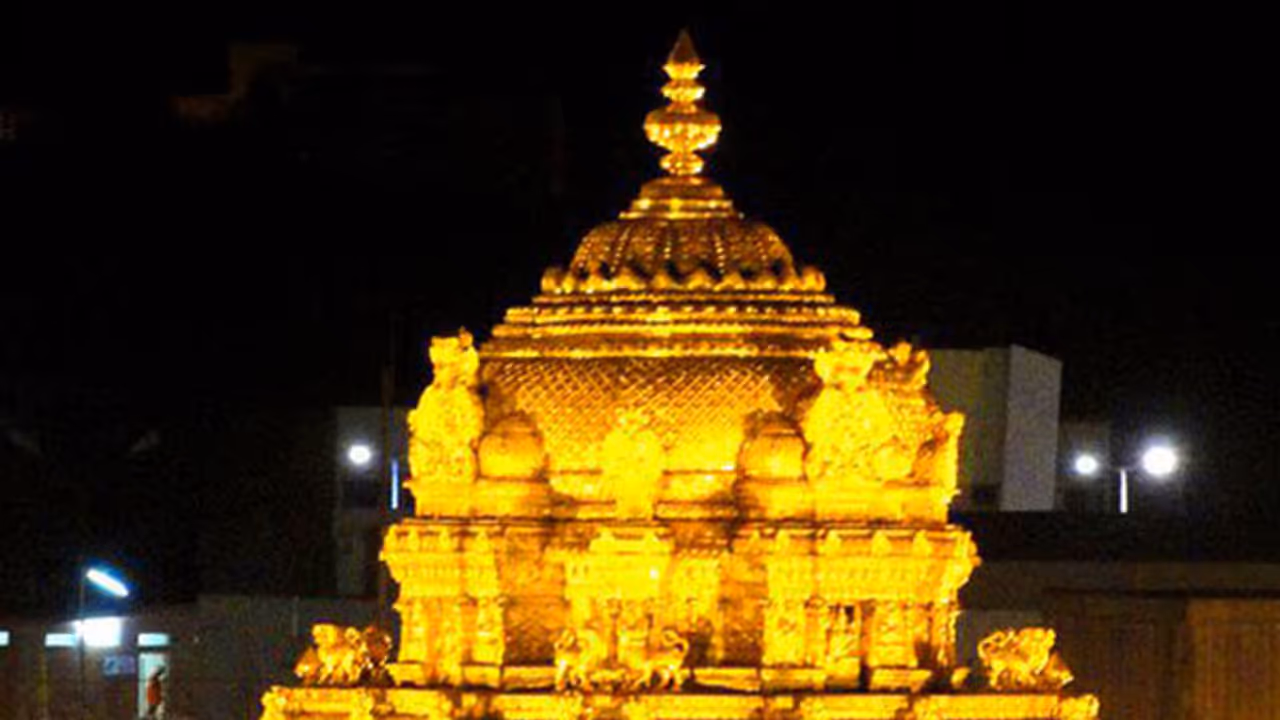 అది నిజమే, చిక్కులొచ్చాయని రమణదీక్షితులు మాట్లాడుతున్నారు అది నిజమే, చిక్కులొచ్చాయని రమణదీక్షితులు మాట్లాడుతున్నారు