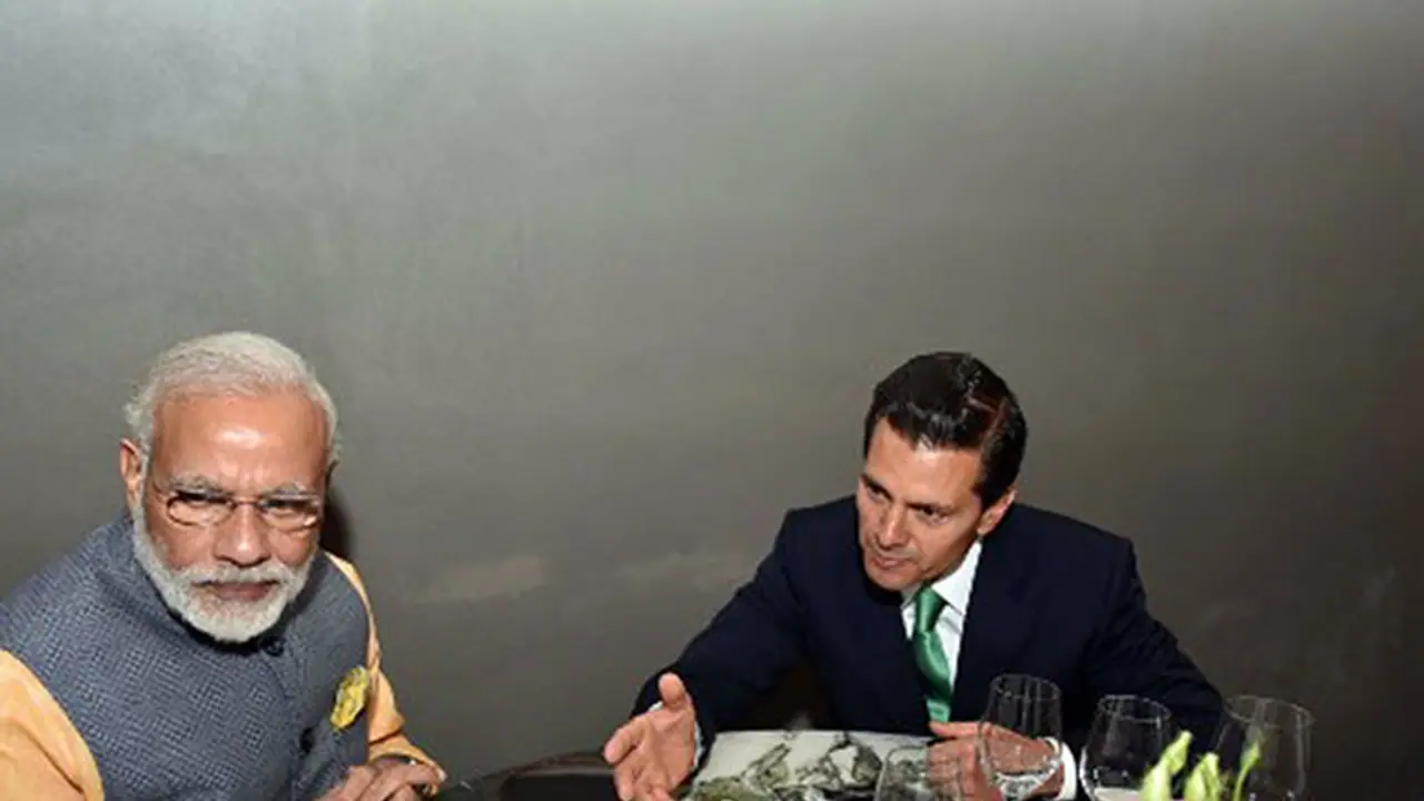 Modi breaks bread in Mexico City Modi breaks bread in Mexico City