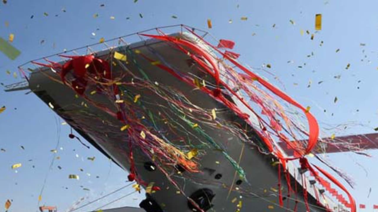 ഇന്ത്യയെ മറികടന്ന് പുതിയ വിമാനവാഹിനി കപ്പല് നീറ്റിലിറക്കി ചൈന ഇന്ത്യയെ മറികടന്ന് പുതിയ വിമാനവാഹിനി കപ്പല് നീറ്റിലിറക്കി ചൈന