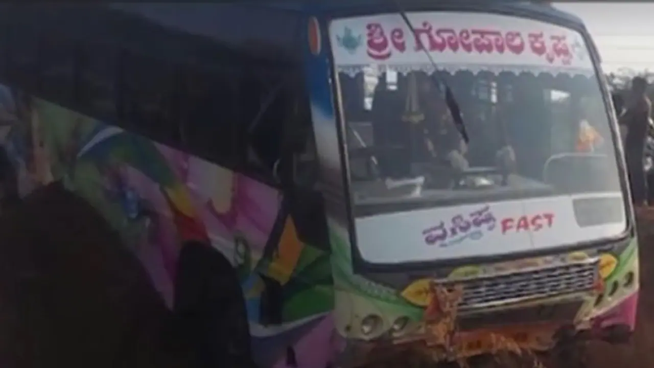 Bus driver dies of cardiac arrest but saves 35 passengers Bus driver dies of cardiac arrest but saves 35 passengers