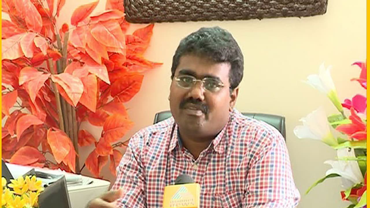 പാട്ടിന് റോയല്റ്റി; നോട്ടീസയച്ചത് പരിപാടിയുടെ നടത്തിപ്പുകാര്ക്കെന്ന് ഇളയാരജയുടെ അഭിഭാഷകന് പാട്ടിന് റോയല്റ്റി; നോട്ടീസയച്ചത് പരിപാടിയുടെ നടത്തിപ്പുകാര്ക്കെന്ന് ഇളയാരജയുടെ അഭിഭാഷകന്