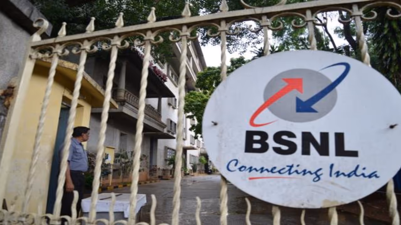 அதிரடி சலுகையில் பிஎஸ்என்எல்...! இன்றே முந்துங்கள் மக்களே ...! அதிரடி சலுகையில் பிஎஸ்என்எல்...! இன்றே முந்துங்கள் மக்களே ...!