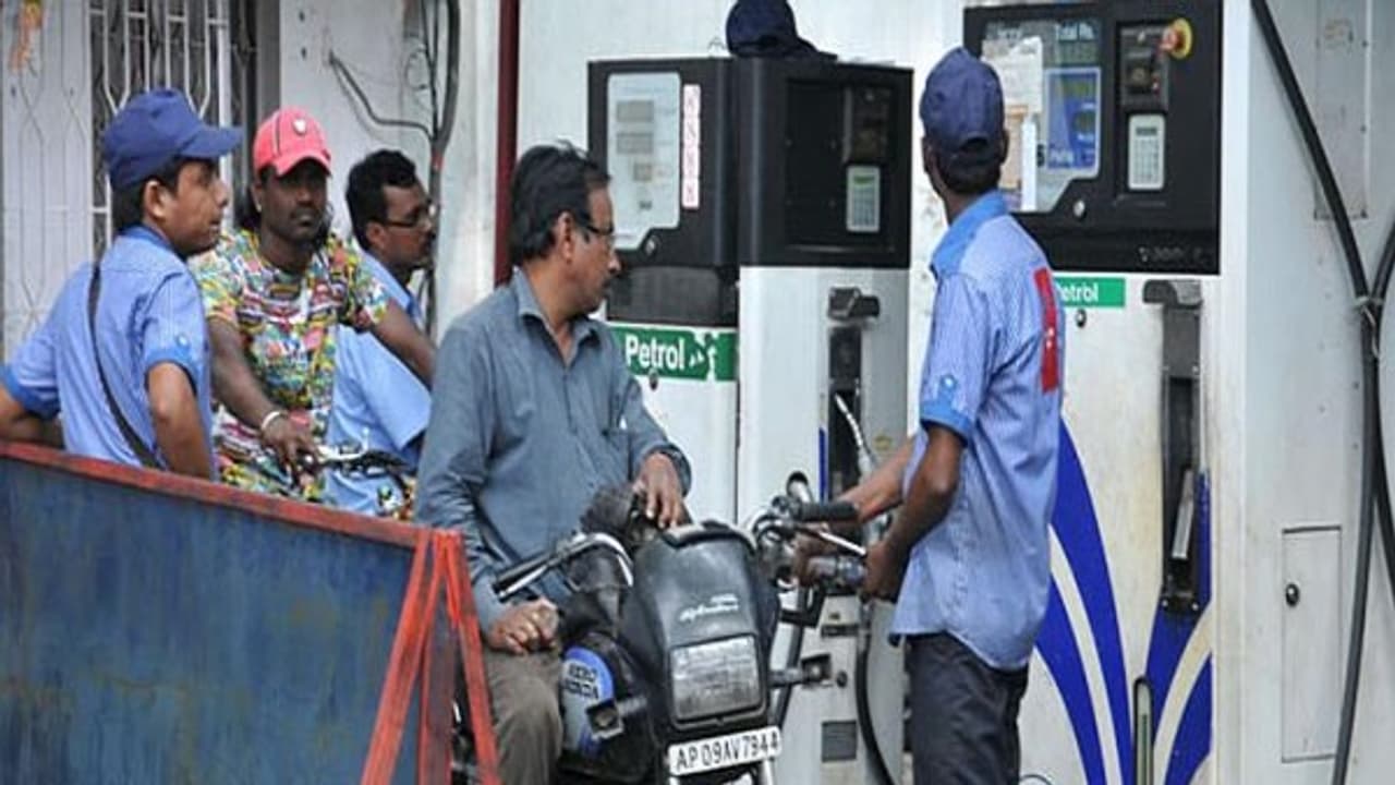 80 – ஐ தொடப் போகுது…. எங்க போய் முடியப் போகுதோ ? 80 – ஐ தொடப் போகுது…. எங்க போய் முடியப் போகுதோ ?