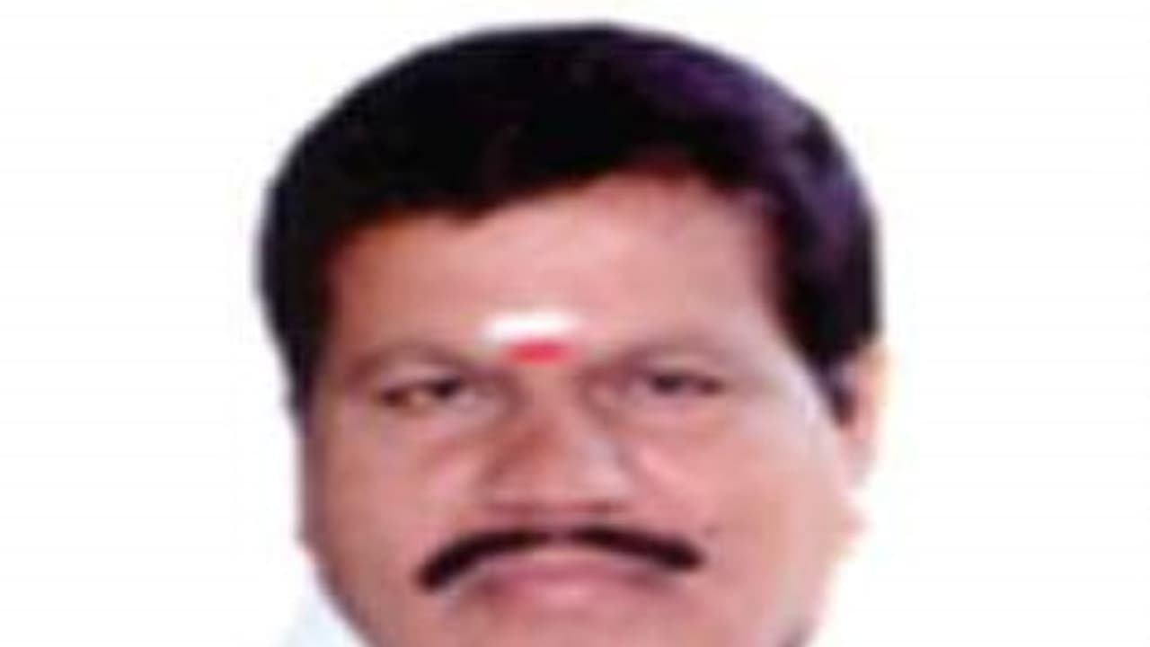 நடவடிக்கை தவறானது; கலகக்குரல் எழுப்பும் எடப்பாடி ஆதரவு கனகராஜ்! நடவடிக்கை தவறானது; கலகக்குரல் எழுப்பும் எடப்பாடி ஆதரவு கனகராஜ்!