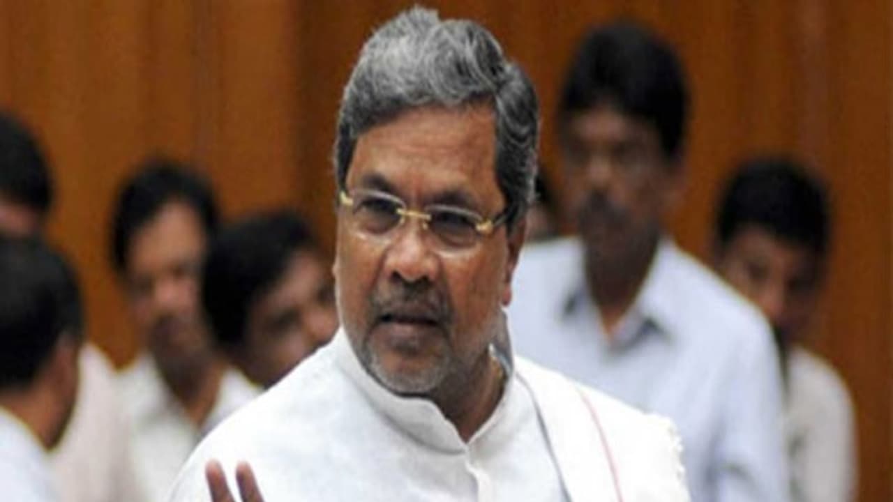 ‘ಗೊಂದಲ’ ಹುಟ್ಟು ಹಾಕಿದ ಸಿದ್ದರಾಮಯ್ಯ ‘ಹೊಸ ಪ್ರಶ್ನೆ’! ಬಿಜೆಪಿ ಗರಂ ‘ಗೊಂದಲ’ ಹುಟ್ಟು ಹಾಕಿದ ಸಿದ್ದರಾಮಯ್ಯ ‘ಹೊಸ ಪ್ರಶ್ನೆ’! ಬಿಜೆಪಿ ಗರಂ