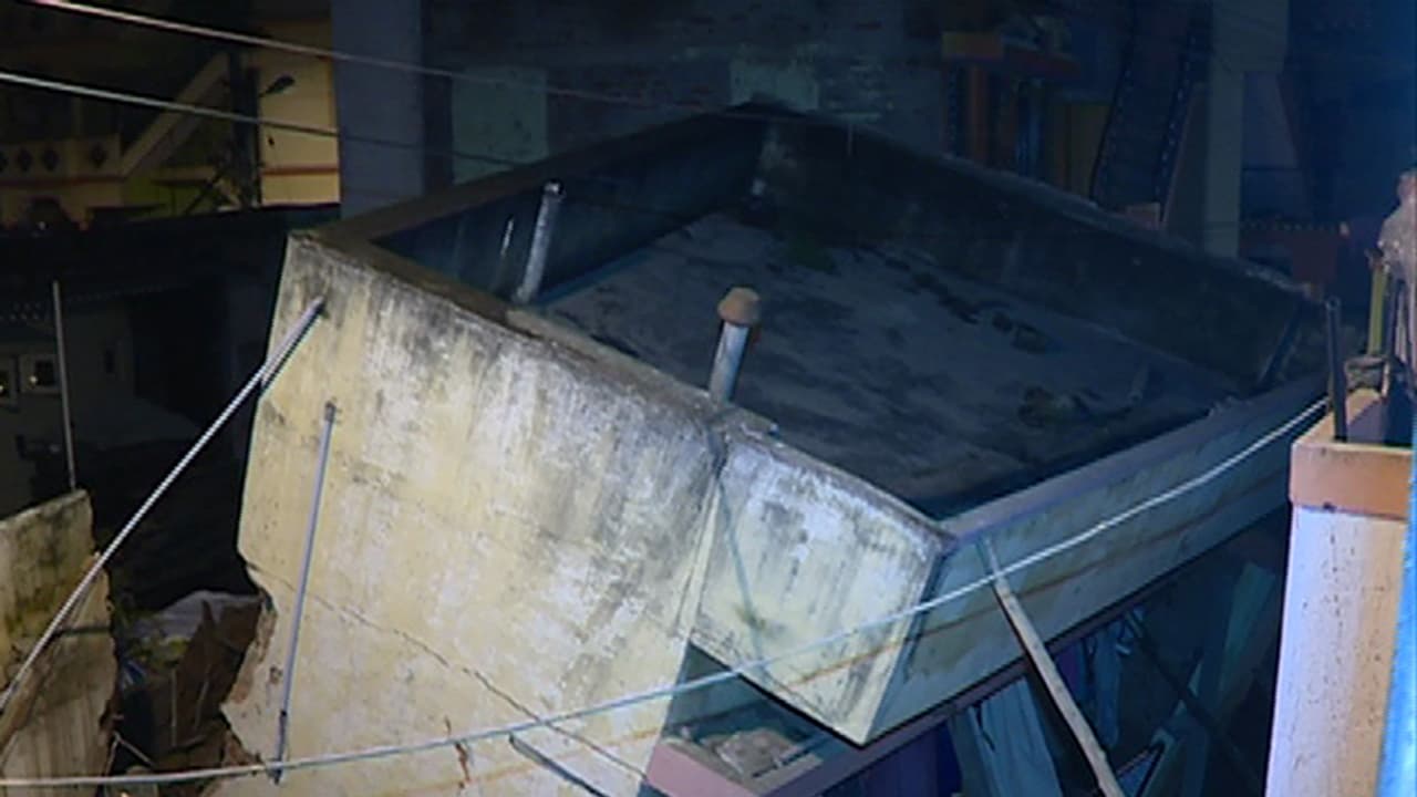 ಕಹಿ ನೆನಪು ಮಾಸುವ ಮುನ್ನವೇ ಬೆಂಗಳೂರಲ್ಲಿ ಕುಸಿದು ಬಿತ್ತು 25ವರ್ಷಗಳ ಹಳೆ ಕಟ್ಟಡ ಕಹಿ ನೆನಪು ಮಾಸುವ ಮುನ್ನವೇ ಬೆಂಗಳೂರಲ್ಲಿ ಕುಸಿದು ಬಿತ್ತು 25ವರ್ಷಗಳ ಹಳೆ ಕಟ್ಟಡ