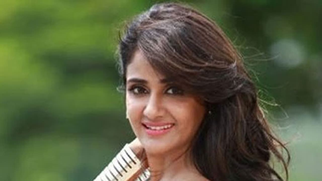 Video: Parul Yadav still in shock, days after vicious stray dog attack Video: Parul Yadav still in shock, days after vicious stray dog attack
