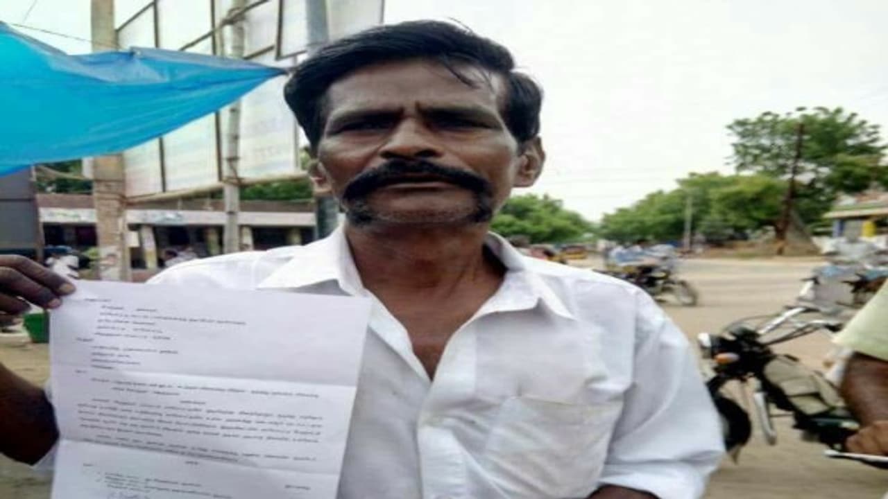 ஆஃபரில சரக்கு வேணும்....! முதல்வருக்கும் கலெக்டருக்கும் லெட்டரு போட்ட குடிமகன் ஆஃபரில சரக்கு வேணும்....! முதல்வருக்கும் கலெக்டருக்கும் லெட்டரு போட்ட குடிமகன்