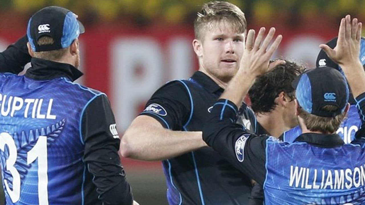 ರಾಂಚಿಯಲ್ಲಿ ಕಿವೀಸ್ ವಿರುದ್ಧ ಭಾರತಕ್ಕೆ ಸೋಲು; ಸರಣಿ ಇನ್ನೂ ಜೀವಂತ ರಾಂಚಿಯಲ್ಲಿ ಕಿವೀಸ್ ವಿರುದ್ಧ ಭಾರತಕ್ಕೆ ಸೋಲು; ಸರಣಿ ಇನ್ನೂ ಜೀವಂತ