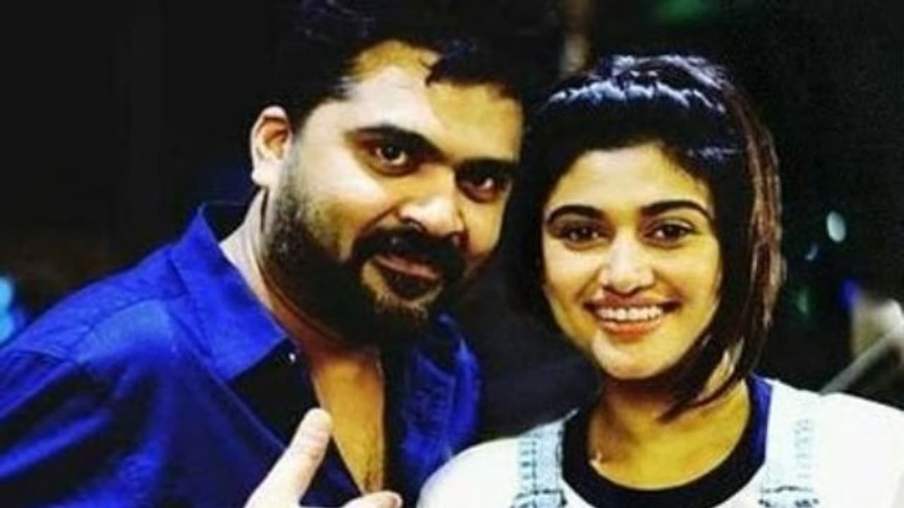 வெளியானது... ஓவியா, சிம்பு இணையும் முதல் படம்! படத்தின் பெயர்... போஸ்டர்! வெளியானது... ஓவியா, சிம்பு இணையும் முதல் படம்! படத்தின் பெயர்... போஸ்டர்!