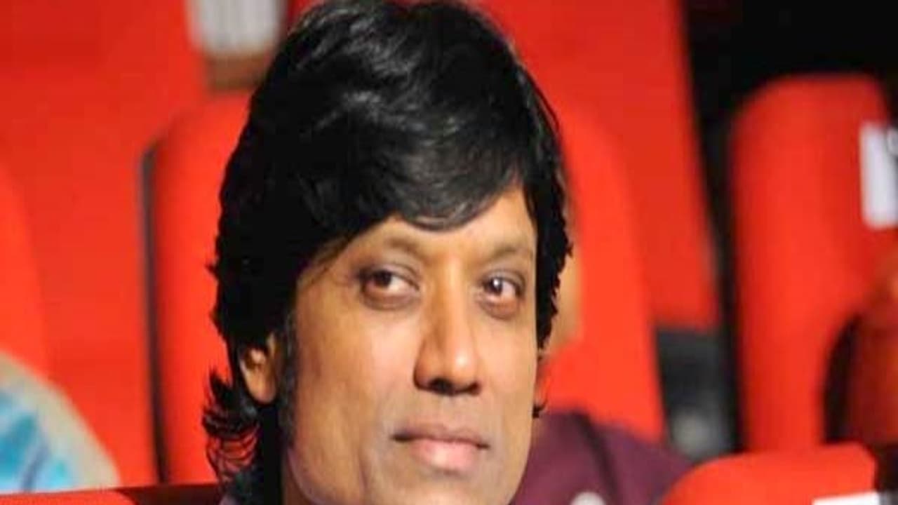 ஏன் திருமணம் செய்ய மறுக்கிறார் தெரியுமா எஸ்.ஜே.சூர்யா? பிரச்னை இதுதானாம் ..! ஏன் திருமணம் செய்ய மறுக்கிறார் தெரியுமா எஸ்.ஜே.சூர்யா? பிரச்னை இதுதானாம் ..!