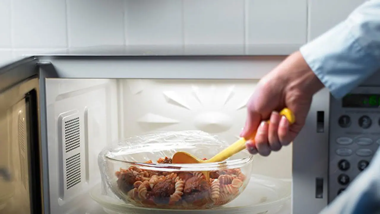 മൈക്രോ വേവ് ഓവനില് ഇവയൊന്നും വയ്ക്കരുത്; അപകടം ക്ഷണിച്ചുവരുത്താതിരിക്കുക... മൈക്രോ വേവ് ഓവനില് ഇവയൊന്നും വയ്ക്കരുത്; അപകടം ക്ഷണിച്ചുവരുത്താതിരിക്കുക...