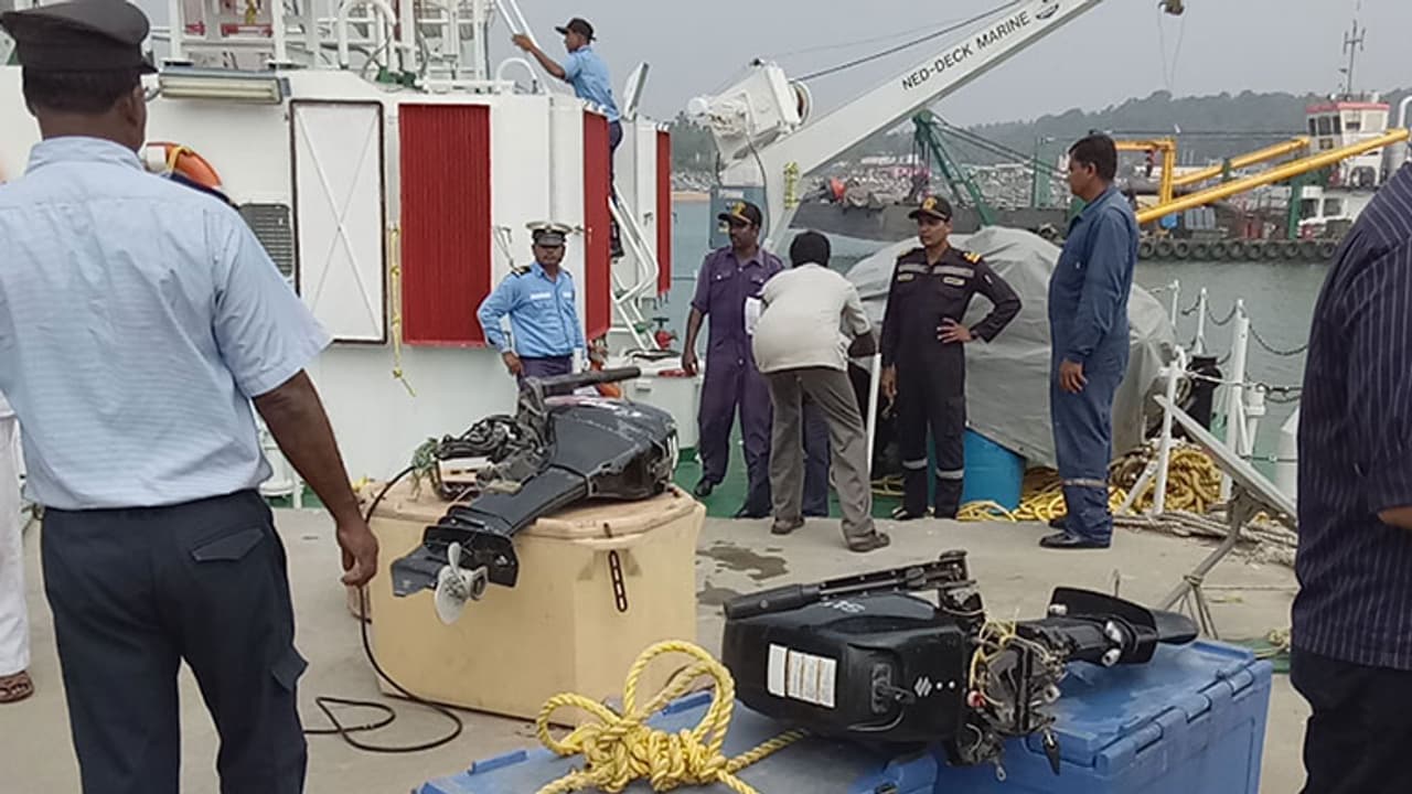 ഓഖി: 48 മൃതദേഹങ്ങള് തിരിച്ചറിയാനാവാതെ മോര്ച്ചറികളില് ഓഖി: 48 മൃതദേഹങ്ങള് തിരിച്ചറിയാനാവാതെ മോര്ച്ചറികളില്