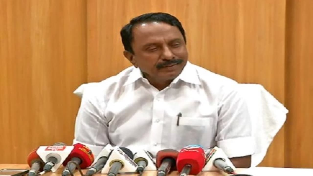 3000 பள்ளிகளில் ஸ்மார்ட் கிளாஸ்… மாணவர்களுக்கு இலவசமாக , 'டேப்'… அதிரடியாக அறிவித்த செங்கோட்டையன் !! 3000 பள்ளிகளில் ஸ்மார்ட் கிளாஸ்… மாணவர்களுக்கு இலவசமாக , 'டேப்'… அதிரடியாக அறிவித்த செங்கோட்டையன் !!