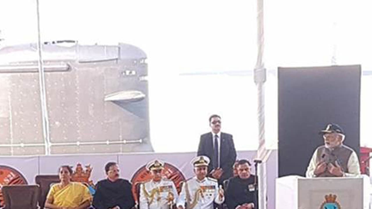 ഐഎൻഎസ് കൽവരി പ്രധാനമന്ത്രി രാജ്യത്തിന് സമർപ്പിച്ചു ഐഎൻഎസ് കൽവരി പ്രധാനമന്ത്രി രാജ്യത്തിന് സമർപ്പിച്ചു