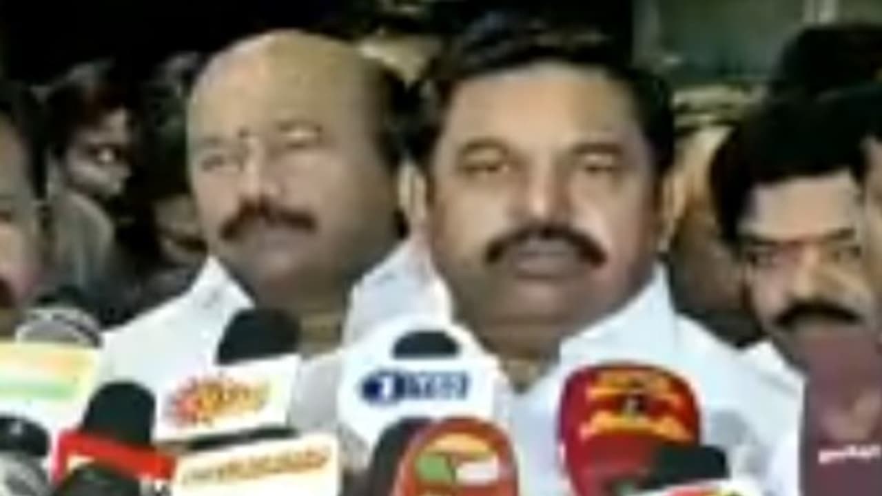 போயஸ்கார்டனில் ஐ.டி ரெய்டு வாய் திறந்தார் முதலமைச்சர் எடப்பாடி...! போயஸ்கார்டனில் ஐ.டி ரெய்டு வாய் திறந்தார் முதலமைச்சர் எடப்பாடி...!