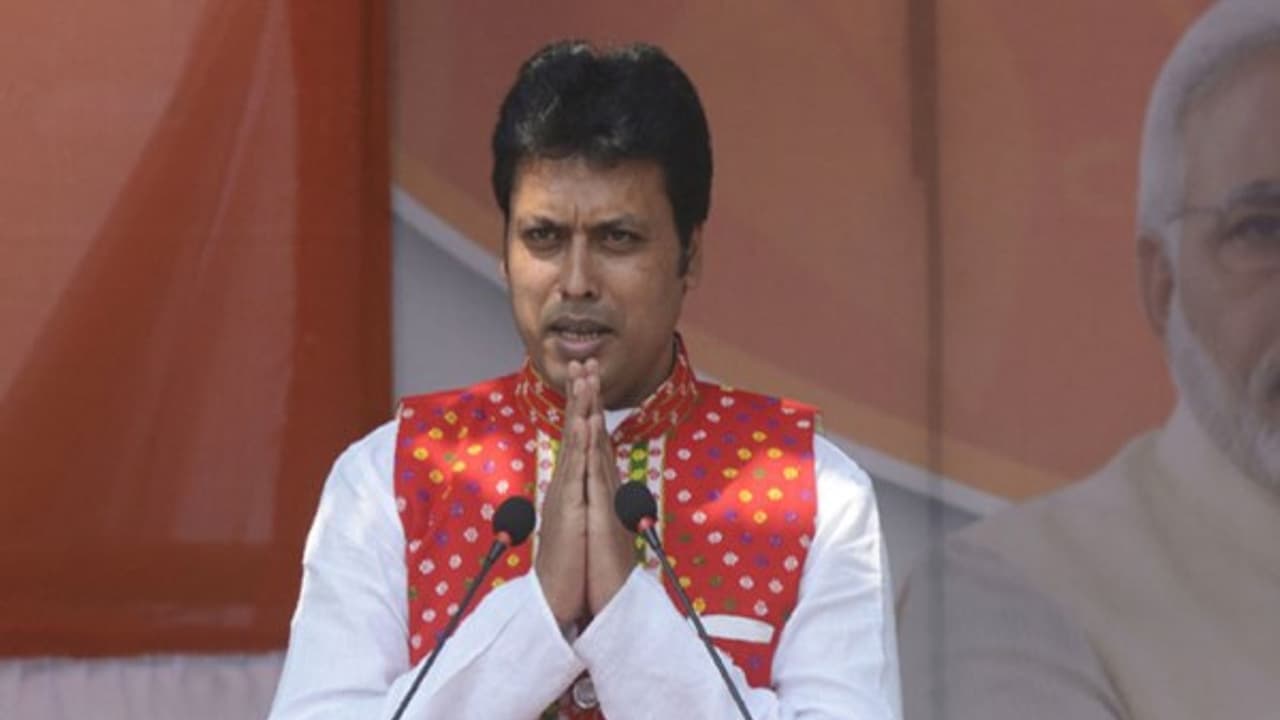 இந்த இன்டெர்நெட் இன்னைக்கு நேத்து வந்ததில்லைங்க…. மகாபாரத காலத்திலே வந்திடுச்சு…. சும்மா அதிர வைத்த பாஜக முதலமைச்சர்!! இந்த இன்டெர்நெட் இன்னைக்கு நேத்து வந்ததில்லைங்க…. மகாபாரத காலத்திலே வந்திடுச்சு…. சும்மா அதிர வைத்த பாஜக முதலமைச்சர்!!