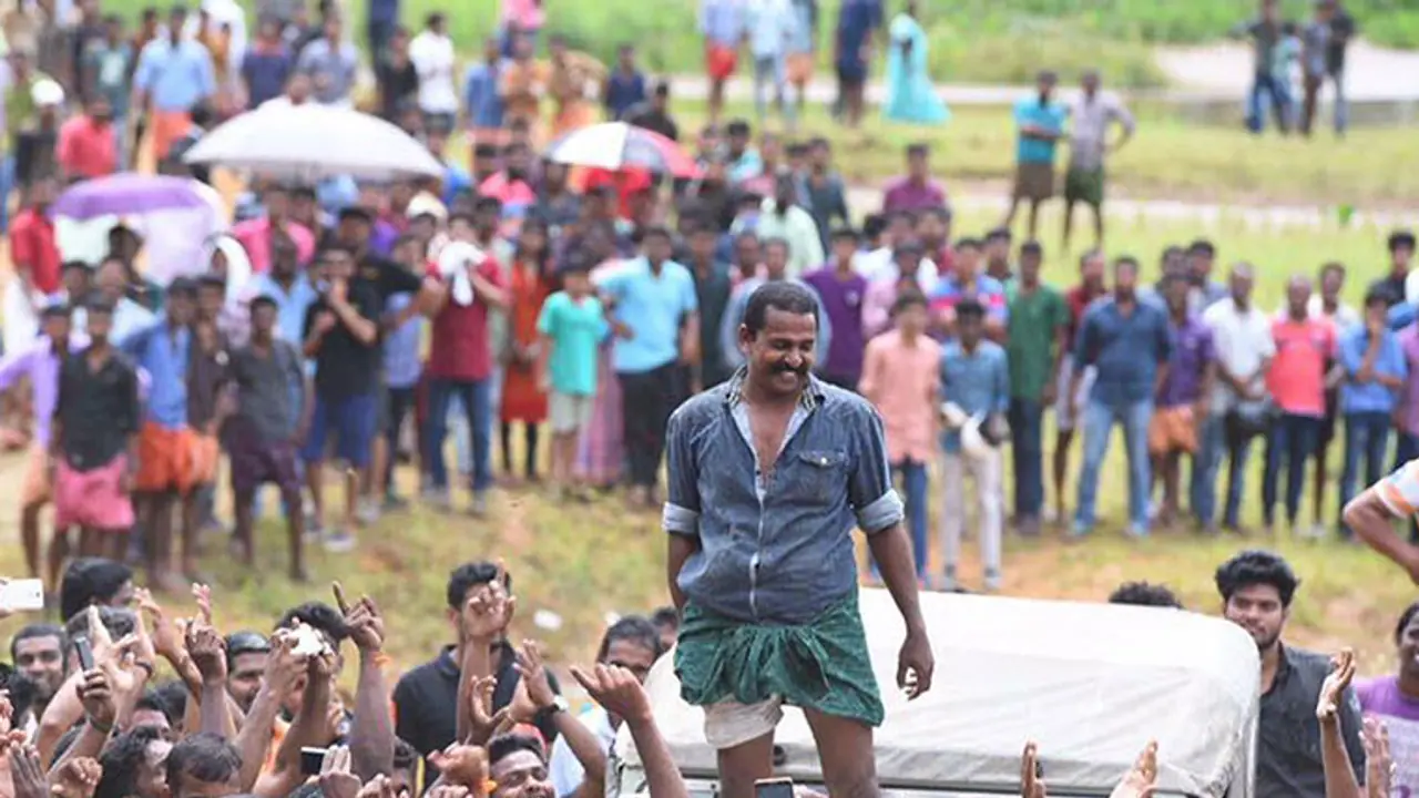 ഇതല്ലെ കട്ട ഹീറോയിസം; താരമായി പാലക്കാരന് ബിനു ഇതല്ലെ കട്ട ഹീറോയിസം; താരമായി പാലക്കാരന് ബിനു